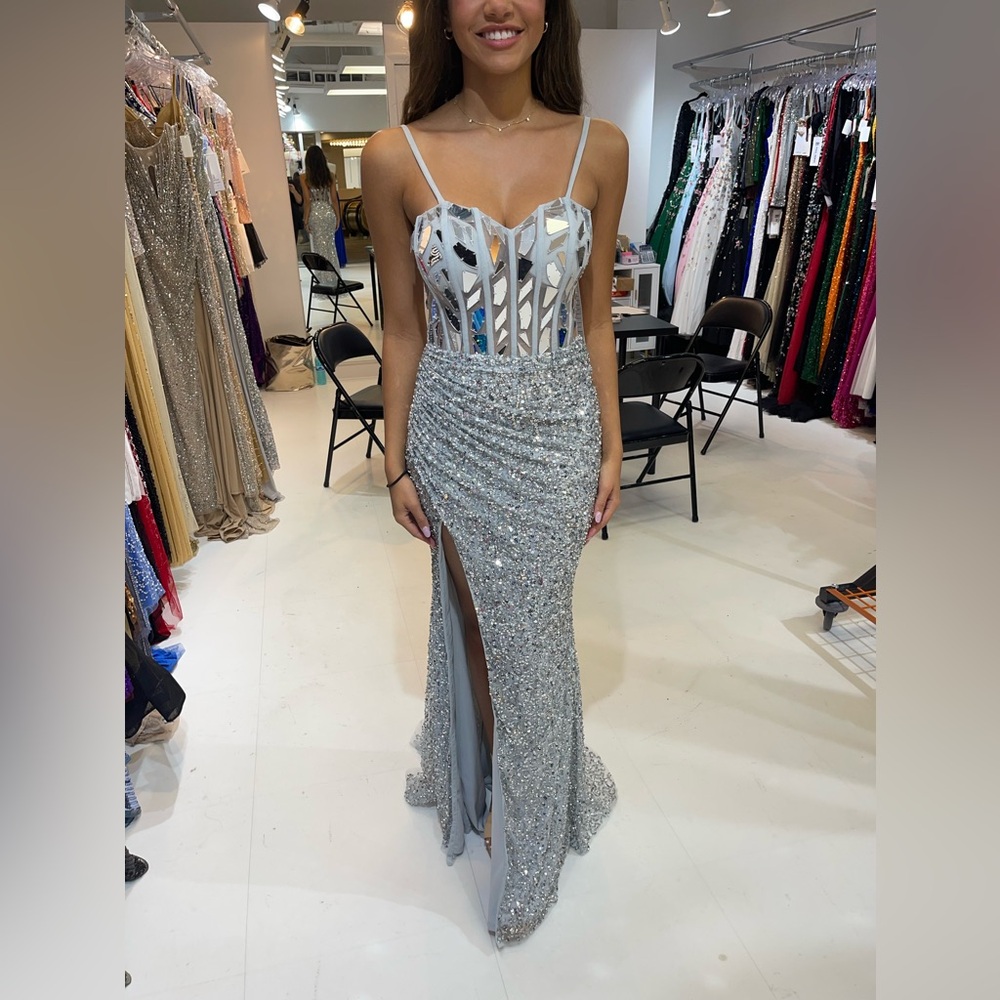 Special occasion dress 🔥